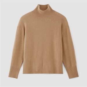 Everlane Recycled Cashmere Boxy Turtleneck in Light Camel